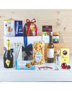 Weihnachtskorb mit Panettone