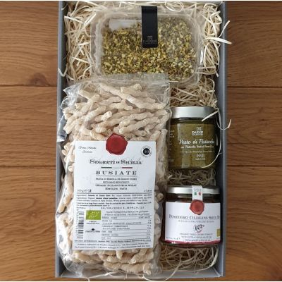 Busiate al Pesto di Pistacchio di Bronte e Pomodoro Ciliegino secco