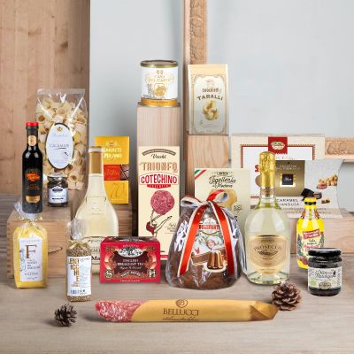Weihnachtsgeschenkkorb mit Pandoro
